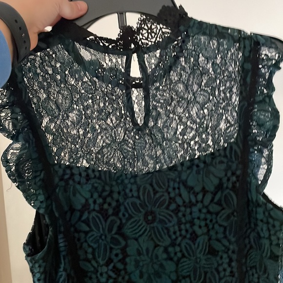 Lace dress - Picture 4 of 4